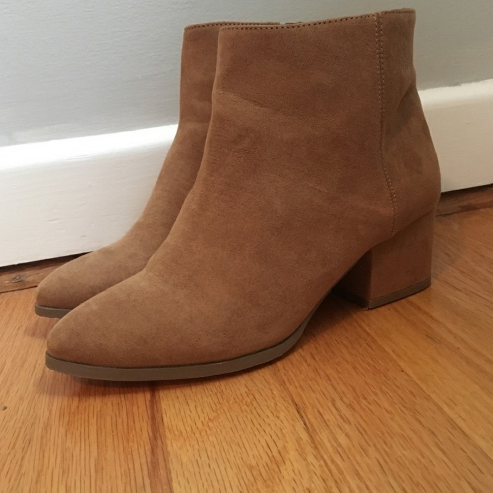 SOLD ON MER Camel Ankle Booties